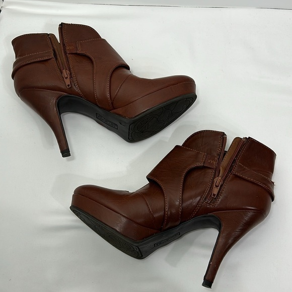 KENNETH COLE UNLISTED Size 8MHigh Heel Ankle Boots Womens Zipper Brown. - Picture 7 of 12